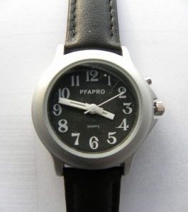 Montre parlante pour Femme ou Homme, fond noir La montre parlante