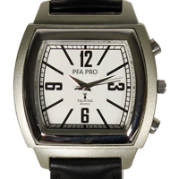 Montre carree radio pilotee bracelet cuir