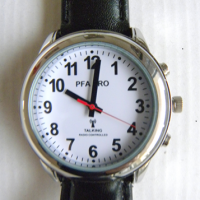 "Montre parlante pour malvoyant radio-pilotée et facile à utiliser"